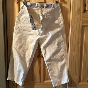 White Levi crop pants